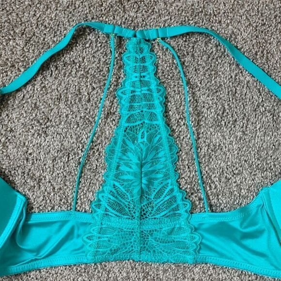 New With Tag La Senza Size 32D Beyond Sexy Classic Plunge Front-Close Bra - Picture 7 of 11